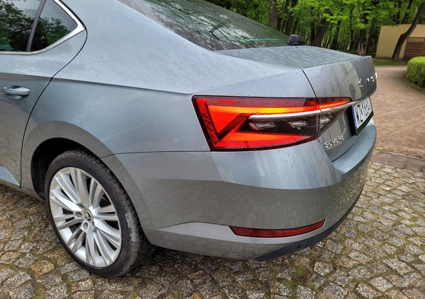 Skoda Superb cena 94000 przebieg: 166000, rok produkcji 2020 z Wałcz małe 497